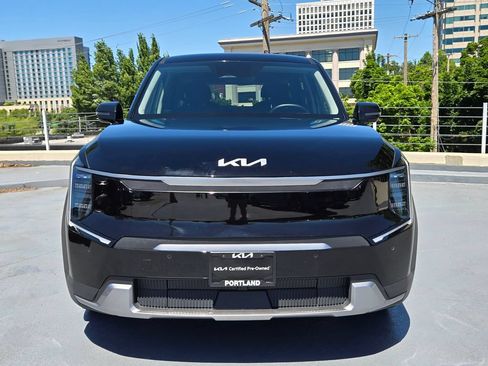 Certified 2024 Kia EV9 Light Long Range RWD image 8