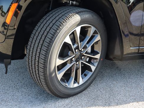 New 2025 Jeep Grand Cherokee L Overland w/ Advanced Protech Group III image 13