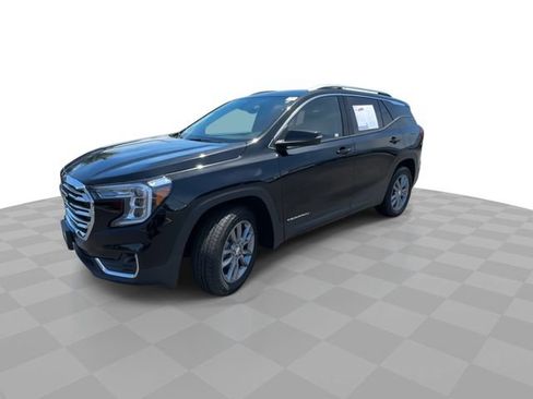Used 2024 GMC Terrain SLT AWD/4WD image 4
