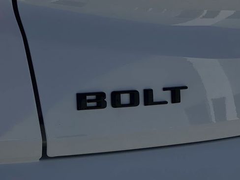 New 2027 Chevrolet Bolt LT w/ Comfort Package FWD image 17