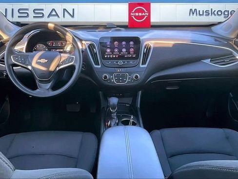 Used 2023 Chevrolet Malibu LT image 7