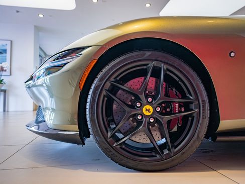 Used 2024 Ferrari Roma Spider image 3
