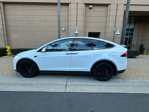 Used 2020 Tesla Model X Long Range AWD/4WD image 9