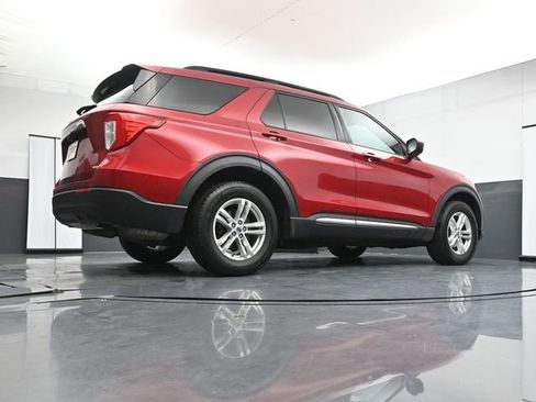 Used 2020 Ford Explorer XLT AWD/4WD image 32