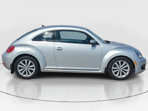 Used 2013 Volkswagen Beetle TDI FWD image 4