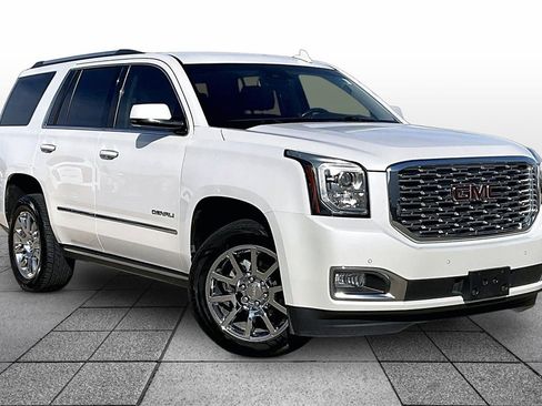 Used 2019 GMC Yukon Denali image 2
