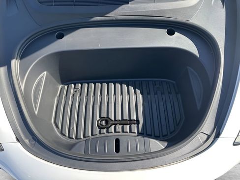 Used 2020 Tesla Model 3 Standard Range Plus image 33