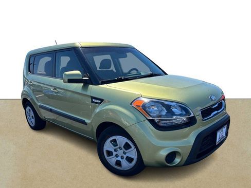 Used 2012 Kia Soul FWD image 2