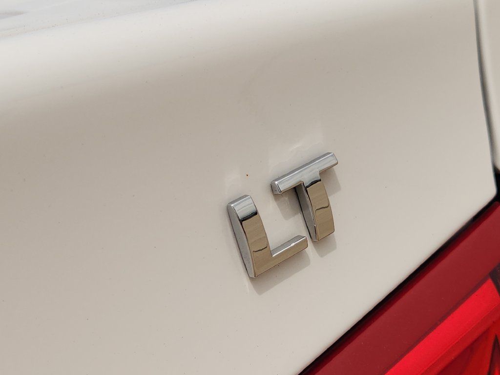 Used 2023 Chevrolet Malibu LT FWD image 12