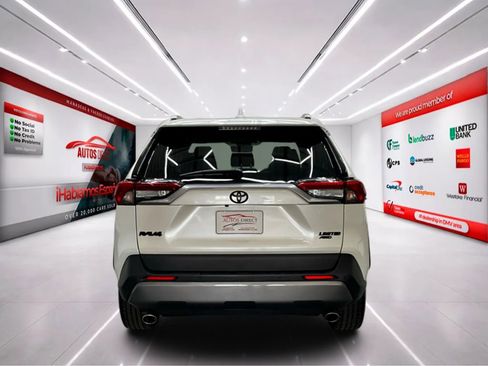 Used 2020 Toyota RAV4 Limited AWD/4WD image 7