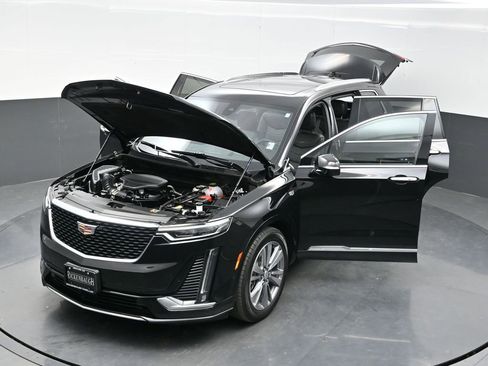 Certified 2025 Cadillac XT6 Premium Luxury w/ Platinum Package AWD/4WD image 43