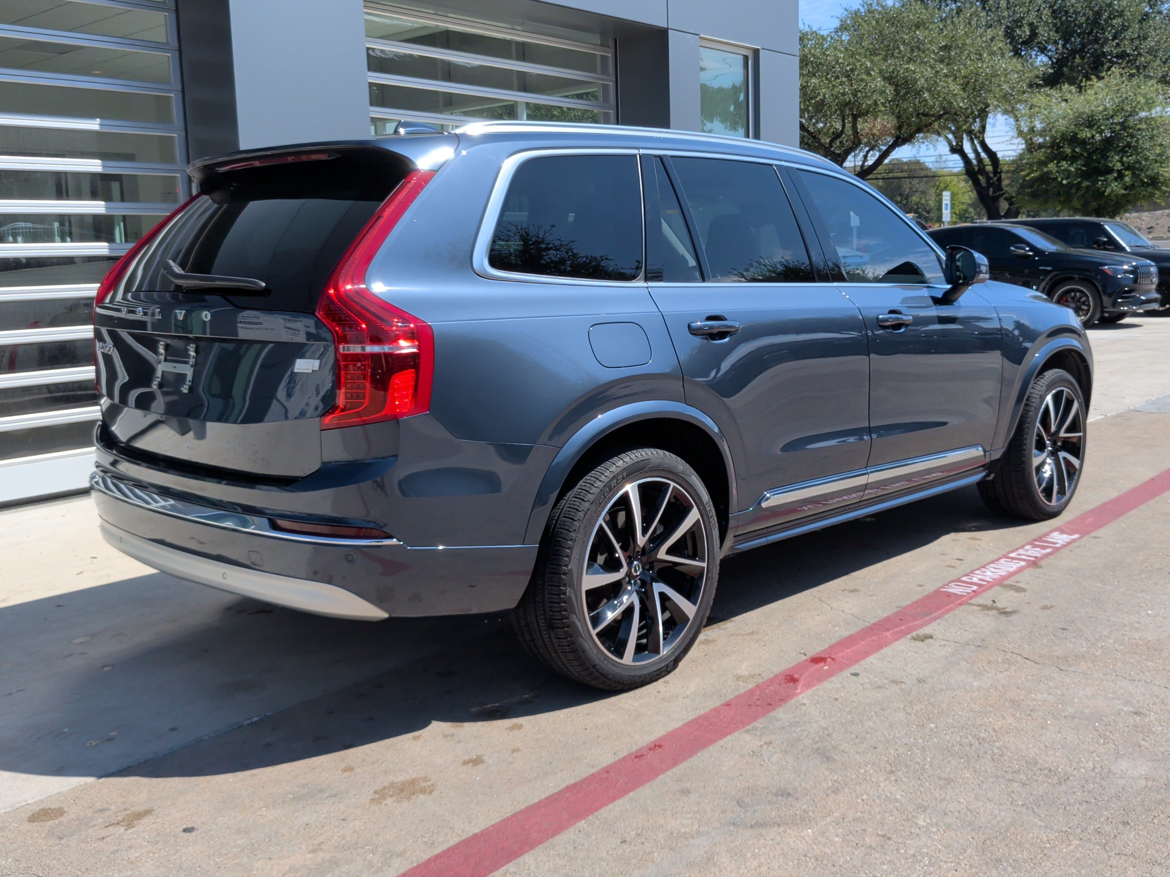 Used 2022 Volvo XC90 T8 Inscription Expression AWD/4WD image 7