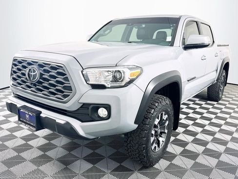 Used 2021 Toyota Tacoma TRD Off-Road image 5