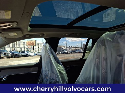 New 2026 Volvo XC90 B6 Plus w/ Protection Package Premier image 11