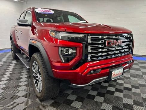 Used 2024 GMC Canyon Denali AWD/4WD image 11