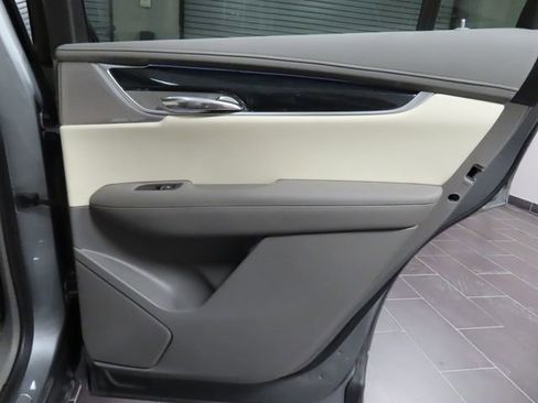 Used 2024 Cadillac XT6 Premium Luxury w/ Technology Package image 11