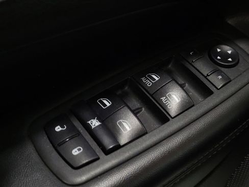 Used 2019 Jeep Grand Cherokee Limited AWD/4WD image 27