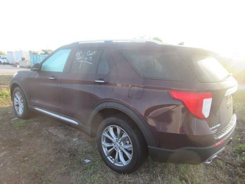 Used 2023 Ford Explorer Limited w/ Limited Technology Package image 4