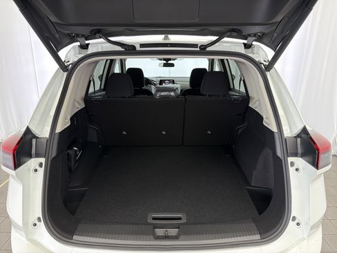 New 2026 Nissan Rogue SV FWD image 16