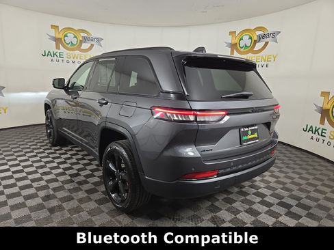 Used 2023 Jeep Grand Cherokee Altitude AWD/4WD image 6