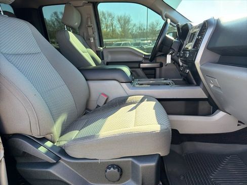 Used 2017 Ford F150 XLT image 12