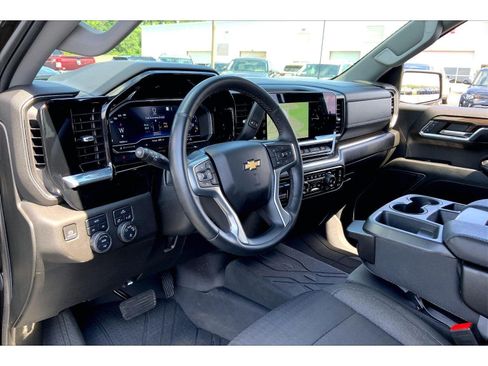 Used 2023 Chevrolet Silverado 1500 LT w/ Protection Package AWD/4WD image 12