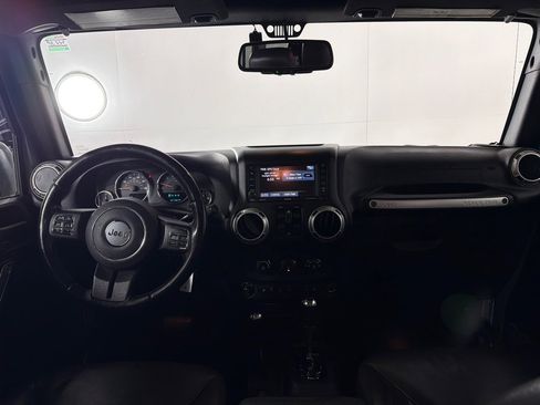 Used 2016 Jeep Wrangler Unlimited Sahara w/ Connectivity Group AWD/4WD image 20
