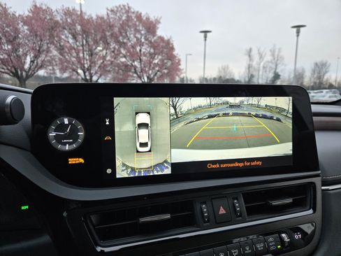 Certified 2024 Lexus ES 350 Ultra Luxury w/ Accessory Package (Z2) image 20