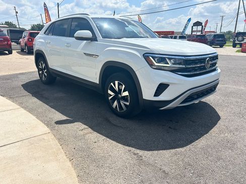 Used 2022 Volkswagen Atlas Cross Sport SE AWD/4WD image 3