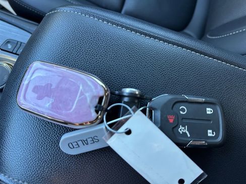 Used 2022 GMC Acadia SLT w/ Technology Package image 33