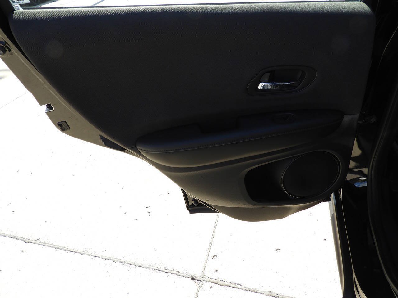 Used 2020 Honda HR-V LX image 27