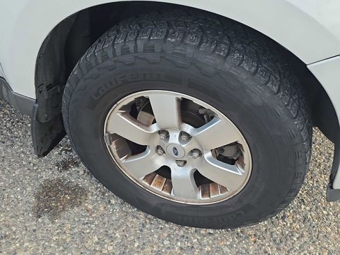 Used 2009 Ford Escape Limited image 23