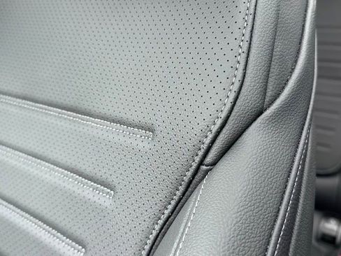 Certified 2025 Mercedes-Benz GLC 300 4MATIC image 21