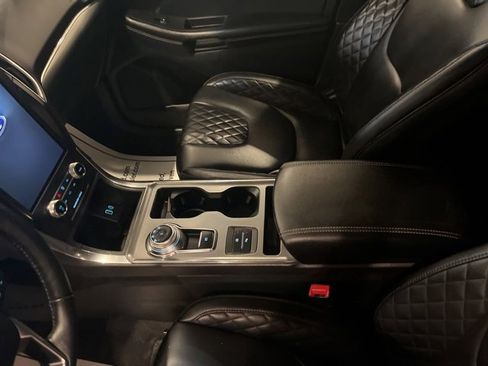 Used 2024 Ford Edge Titanium image 13