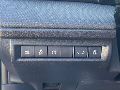 Used 2025 Toyota Camry SE FWD image 28