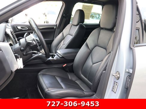 Used 2016 Porsche Cayenne AWD/4WD image 2