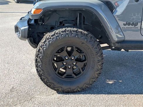 Used 2021 Jeep Gladiator Sport image 12