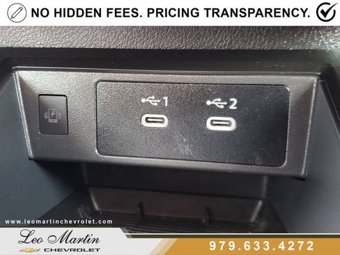 Used 2025 Nissan Kicks SV FWD image 25