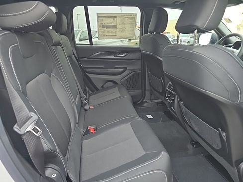 New 2025 Jeep Grand Cherokee Laredo X image 13
