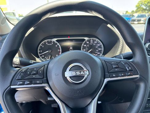 Used 2025 Nissan Sentra SV FWD image 25
