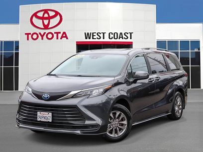 Used 2025 Toyota Sienna LE