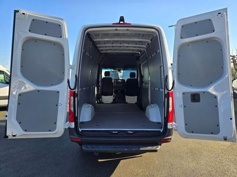 New 2025 Mercedes-Benz Sprinter 2500 image 14