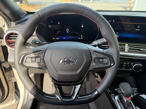 New 2026 Chevrolet Trax RS w/ Sunroof Package FWD image 7