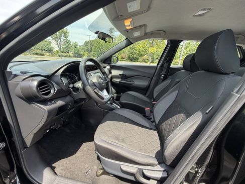 Used 2019 Nissan Kicks S FWD image 9