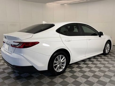Used 2025 Toyota Camry LE image 12