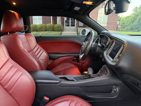 Used 2019 Dodge Challenger SRT Hellcat w/ Laguna Leather Package RWD image 28