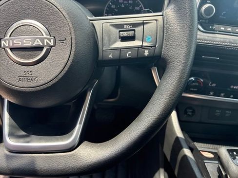 Used 2024 Nissan Rogue SV FWD image 23