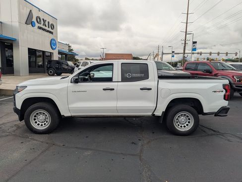 Used 2023 Chevrolet Colorado W/T w/ Safety Package AWD/4WD image 9
