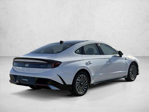 New 2026 Hyundai Sonata Limited FWD image 2