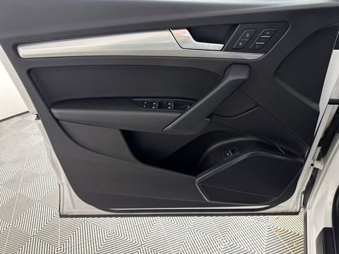 Used 2020 Audi Q5 2.0T Premium w/ Titanium Sport Package image 10